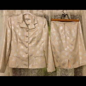 Kay Unger New York GORGEOUS Skirt Suit!